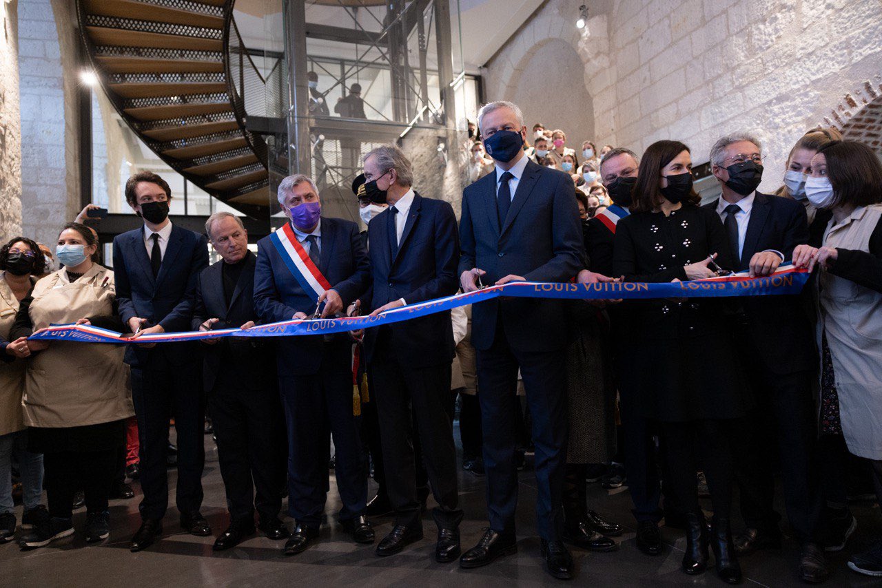Louis Vuitton augmente ses prix dans le monde entier en raison de la hausse  des coûts et de linflation  Forbes France