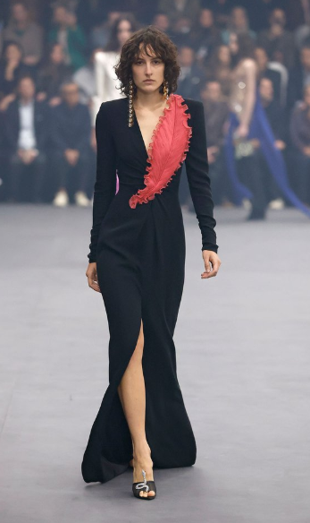 Valentino printemps-été 2026 : Alessandro Michele en quête d'équilibre