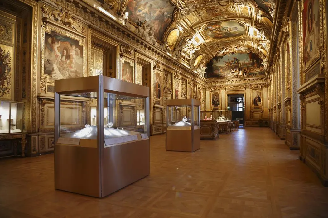 Braquage au Louvre : les bijoux de Napoléon volés