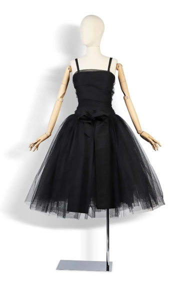 Aguttes : vente exceptionnelle de robes Christian Dior