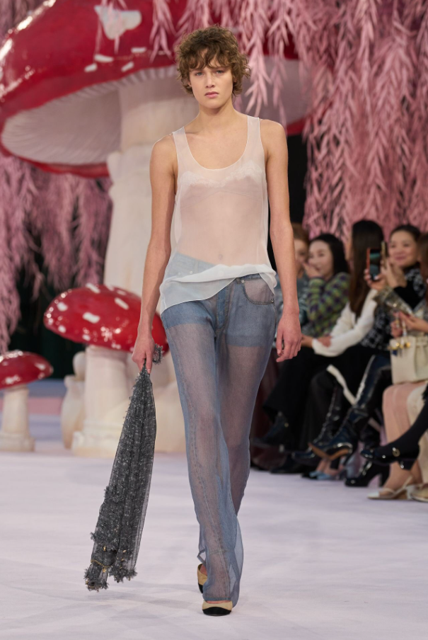 Chanel Haute Couture Printemps-Eté 2026 : administrer le mythe ou reprendre le pouvoir ?