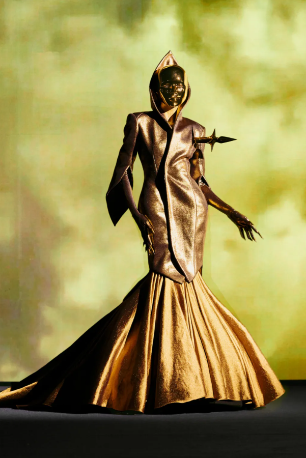 Haute couture 2026 : l’univers théâtral de Robert Wun