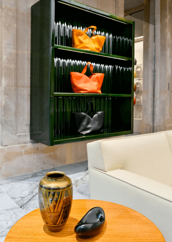 Saint Laurent réinvente son retail de luxe à Paris