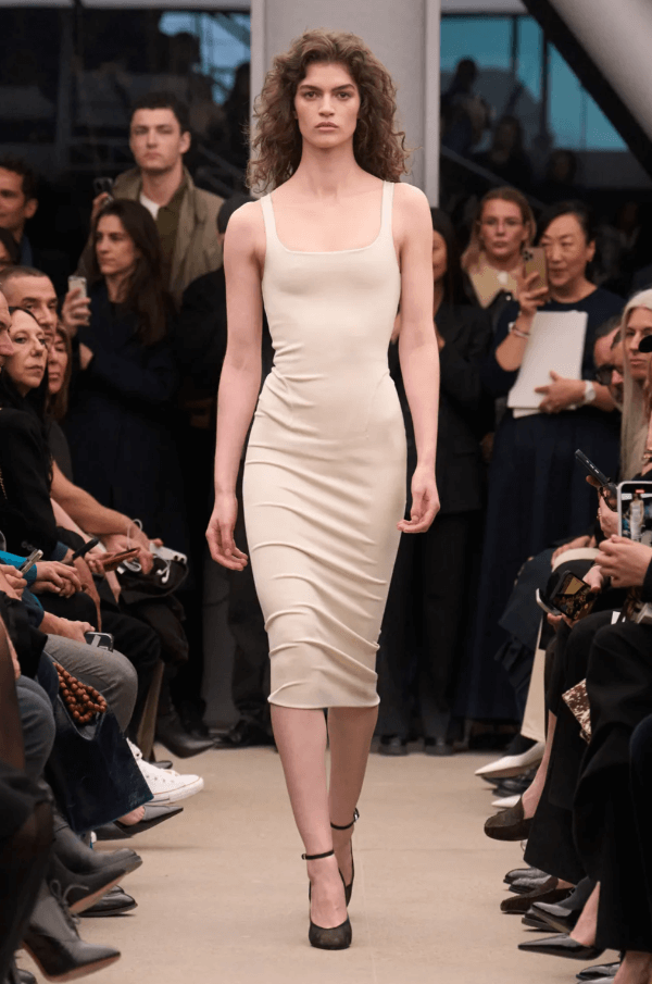 Alaïa automne-hiver 2026 : la dernière collection de Pieter Mulier