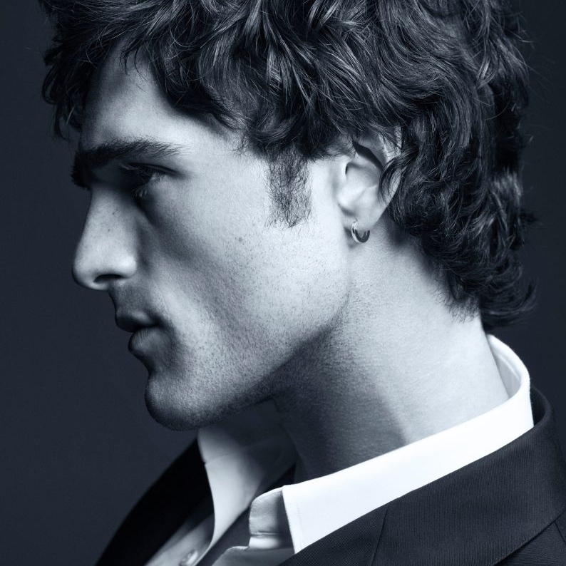 Jacob Elordi, nouvel ambassadeur du parfum Bleu de Chanel