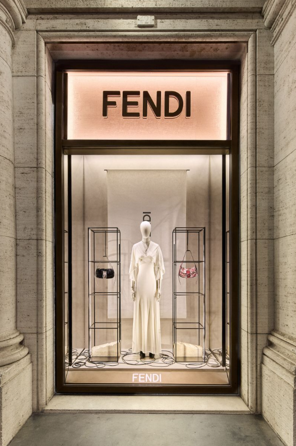 Fendi aligne son réseau de boutiques sur la vision de Maria Grazia Chiuri