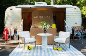 Mytheresa lance une boutique mobile dans les Hamptons