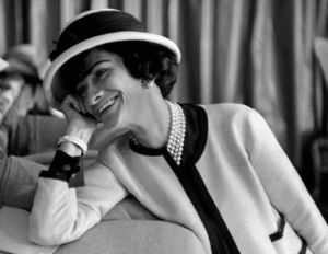 Les perles Chanel : histoire d'un symbole de féminité devenu un code de la maison