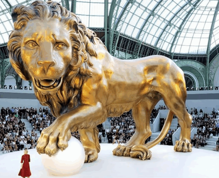 Histoire du lion Chanel : des appartements de Coco Chanel aux collections de haute joaillerie