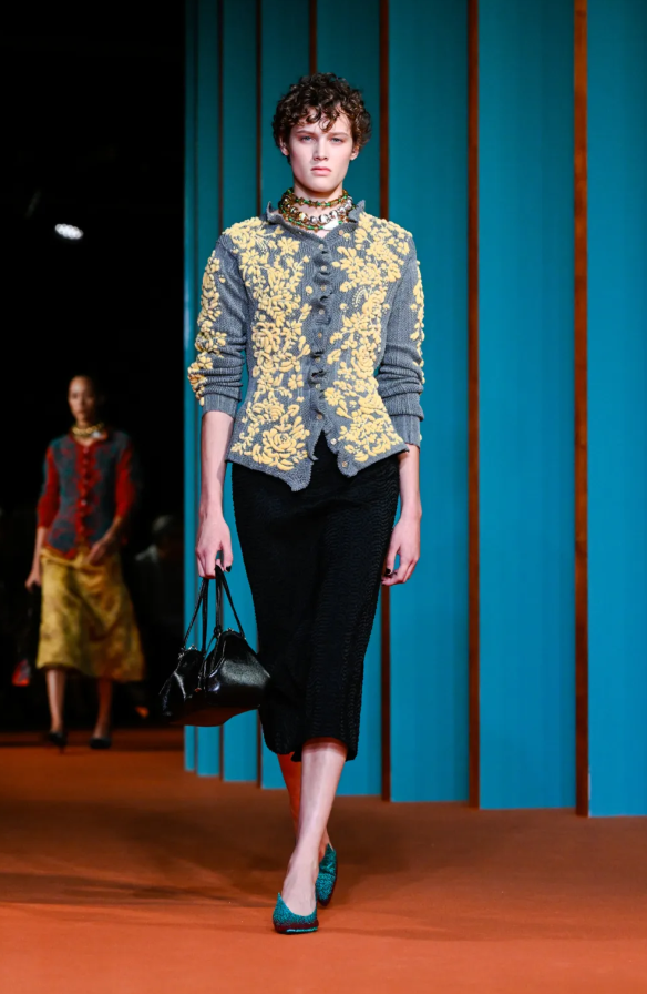 Fashion Week Printemps-Eté 2027 | Tory Burch : un virage créatif pour piloter la montée en gamme