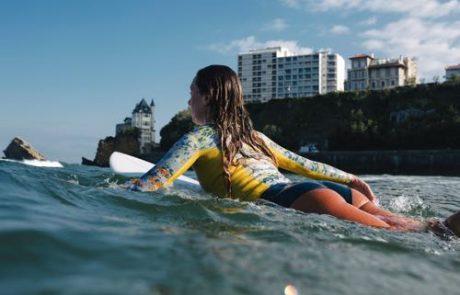 Albertine signe une combinaison de surf pour Sen No Sen