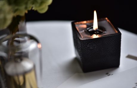 L’armagnac inspire les bougies de luxe d’Amanda de Montal