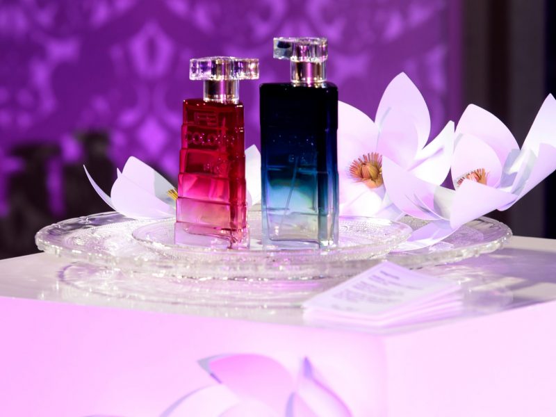 Kenzo takada imagine le nouveau parfum d’Avon