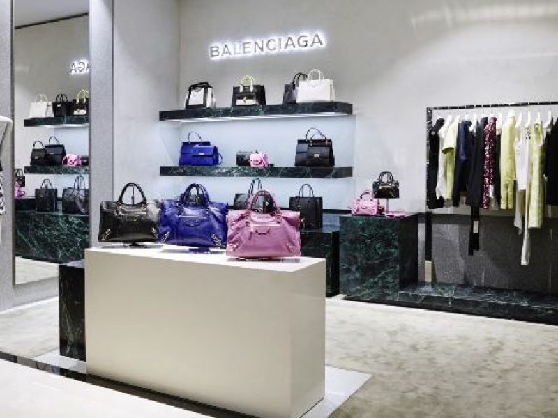 Balenciaga signe une collection pour les espèces menacées