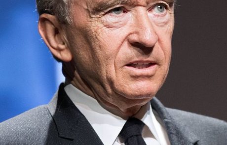 « Catastrophisme absolu » : Bernard Arnault critique Greta Thunberg