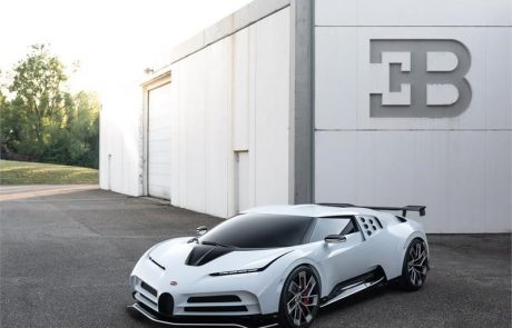 Bugatti présente sa Centodieci