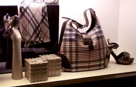 Burberry rachète un fabricant de sacs à main