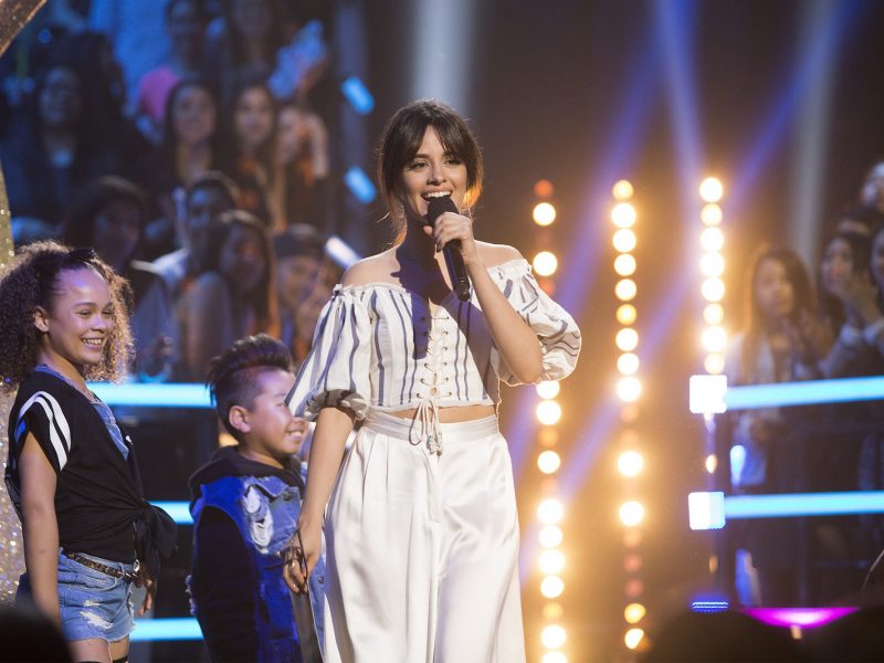 Camila Cabello et L’Oréal Paris lancent une collection de maquillage pour l’été