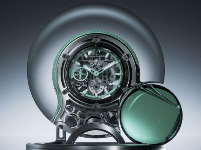 Hublot invite Daniel Arsham à revisiter la montre de poche