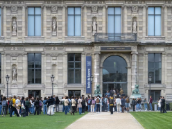 Louis Vuitton soutient l’École du Louvre