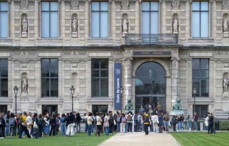 Louis Vuitton soutient l’École du Louvre