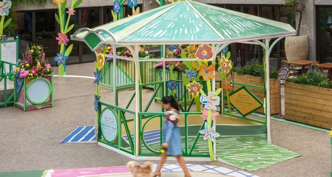 Van Cleef & Arpels : un jardin fleuri au Rockefeller Center