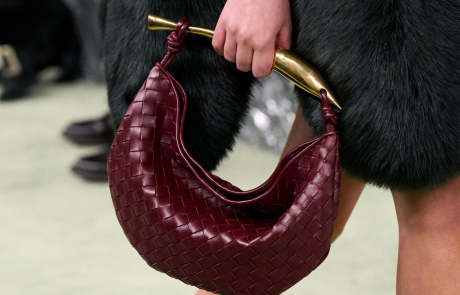 Cuir tressé Intrecciato : le savoir-faire de Vicence devenu icône de Bottega Veneta