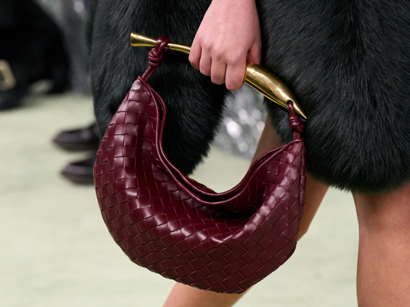 Cuir tressé Intrecciato : le savoir-faire de Vicence devenu icône de Bottega Veneta