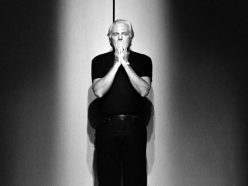 Mort de Giorgio Armani : l’architecte du renouveau du luxe italien
