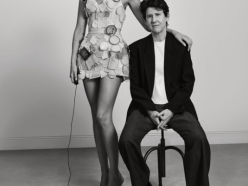 Givenchy, Ferragamo, Loewe : la photographie de mode 2025 dépasse le simple cadre du portrait