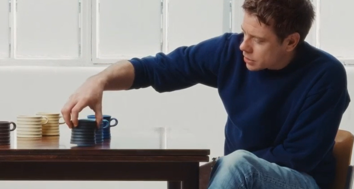 JW Anderson x Wedgwood : Jonathan Anderson transforme l’artisanat en manifeste culturel