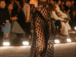 Schiaparelli printemps-été 2026 : Daniel Roseberry réaffirme le pouvoir de l’image
