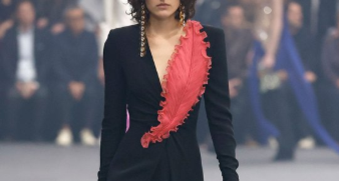 Valentino printemps-été 2026 : Alessandro Michele en quête d’équilibre