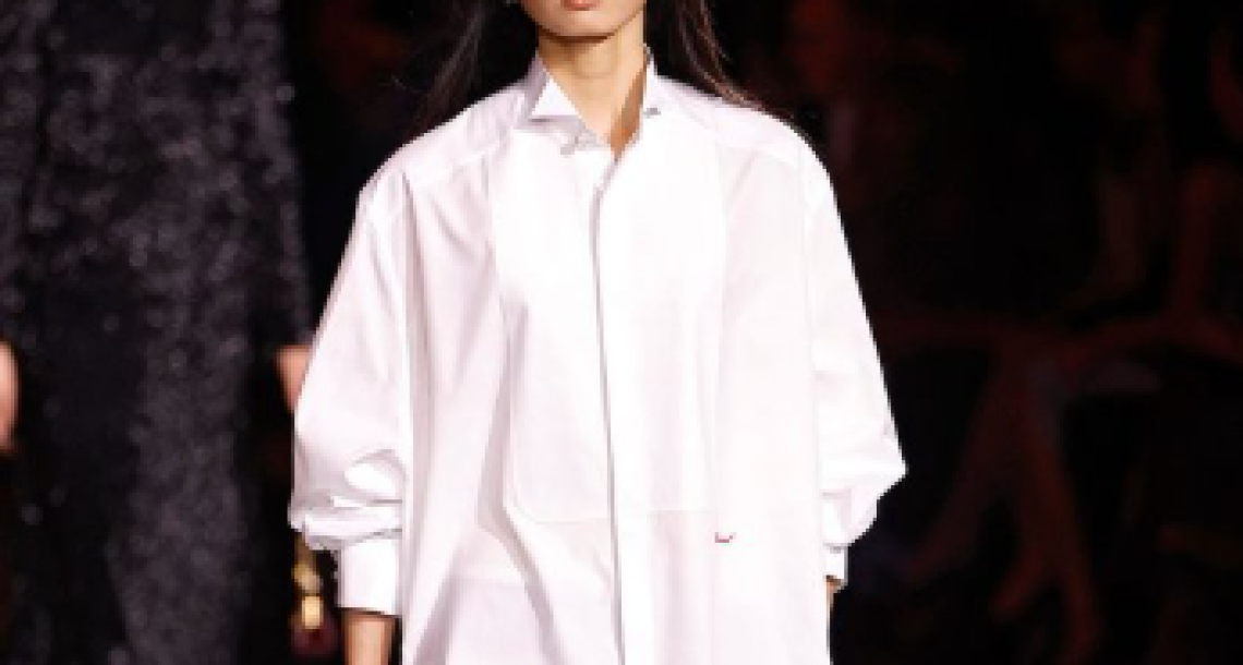 Charvet : la chemise pour hommes que Chanel a remis à la mode pour les femmes