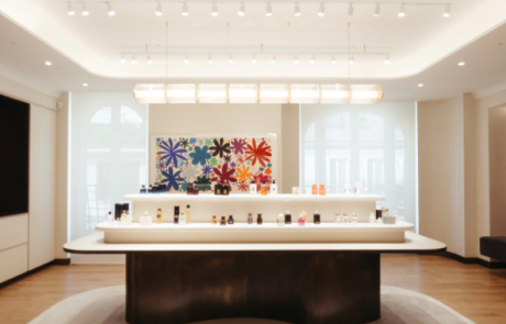 Estée Lauder renforce sa domination sur le luxe avec son nouvel Atelier parfums à Paris
