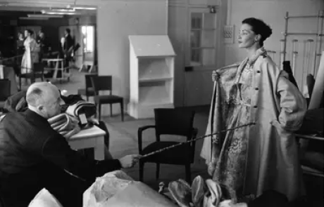 Aguttes inaugure son département Mode & Maroquinerie avec une vente aux enchères Christian Dior