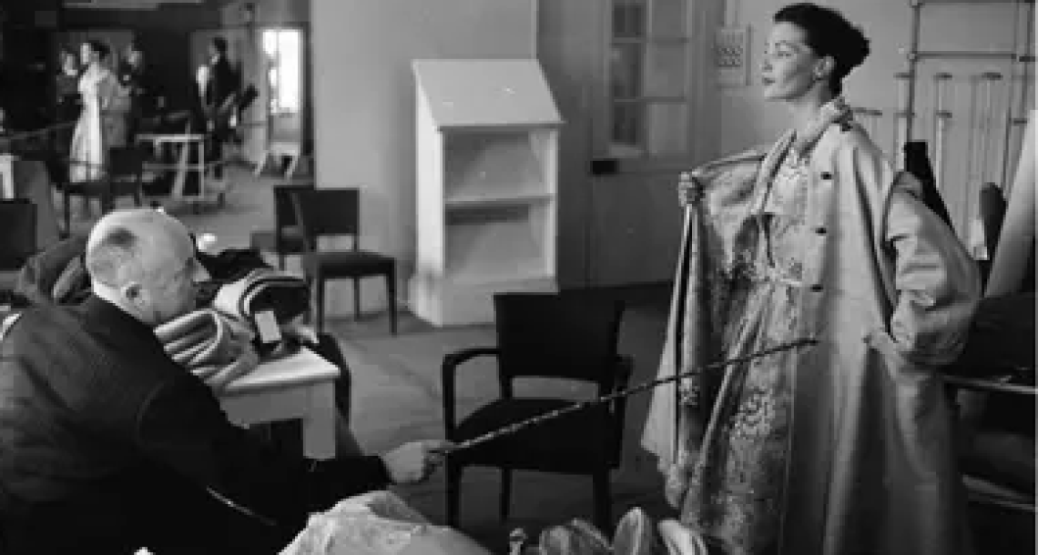 Aguttes inaugure son département Mode & Maroquinerie avec une vente aux enchères Christian Dior