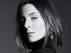 Phoebe Philo vise 32 millions de livres de chiffre d’affaires en 2025
