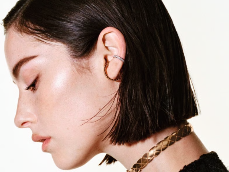 Chanel nomme Gracie Abrams ambassadrice de la collection Coco Crush