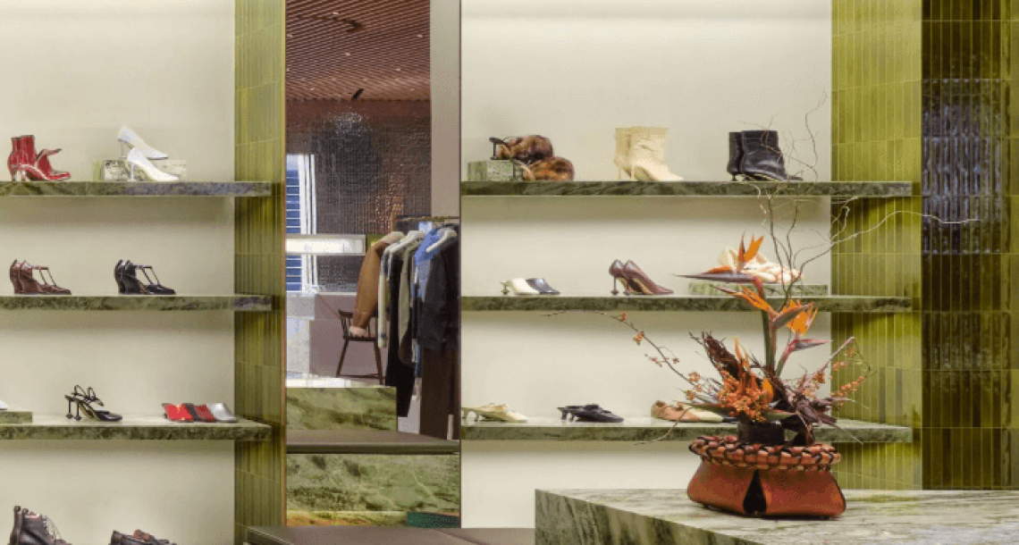 Casa Loewe Ginza : le flagship qui redéfinit la stratégie retail de Loewe au Japon