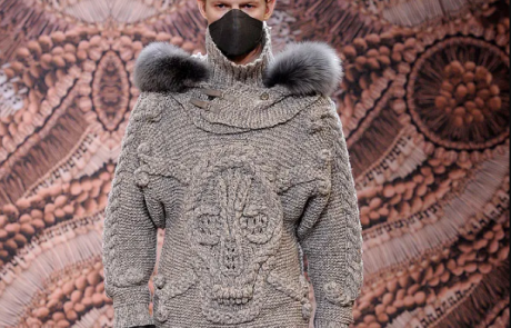 Loewe et Alexander McQueen : pourquoi l&rsquo;absence à la Fashion Week masculine devient stratégique ?