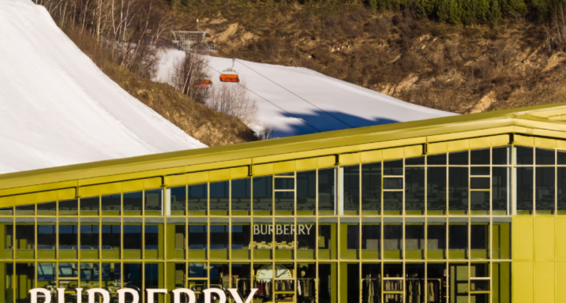 Pop-up store Burberry à Chongli : la maison britannique adapte son retail expérientiel en Chine