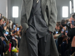 AMI Paris Homme hiver 2026 : l’art de transformer la normalité en machine de luxe mondiale