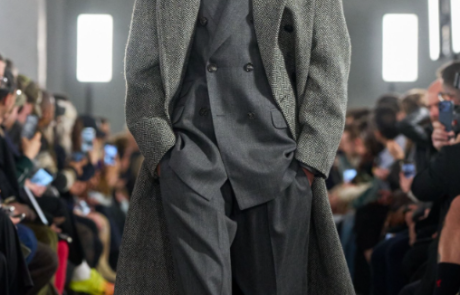 AMI Paris Homme hiver 2026 : l’art de transformer la normalité en machine de luxe mondiale