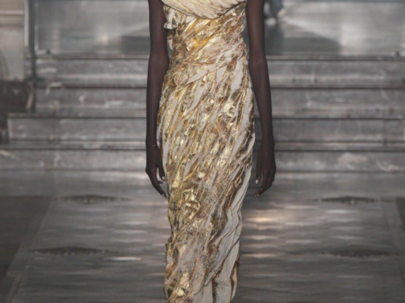 Yuima Nakazato Haute Couture Printemps-Eté 2026 : une couture de l&rsquo;expérimentation