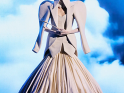 Robert Wun Haute Couture Printemps-Eté 2026 : la couture comme théâtre intérieur