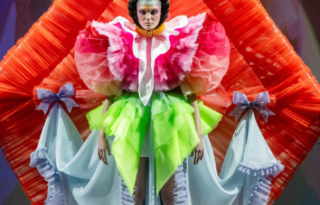 Viktor&Rolf Haute Couture Printemps-Eté 2026 : une couture radicale à l&rsquo;ère du luxe marchand
