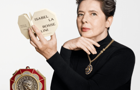 Bulgari renforce son offre premium avec la collection Icons Minaudières