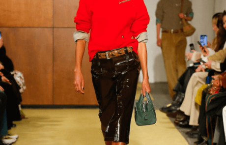 Tory Burch Automne-Hiver 2026 : la sophistication comme levier stratégique