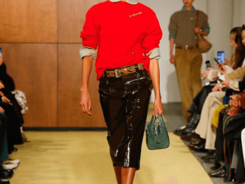 Tory Burch Automne-Hiver 2026 : la sophistication comme levier stratégique